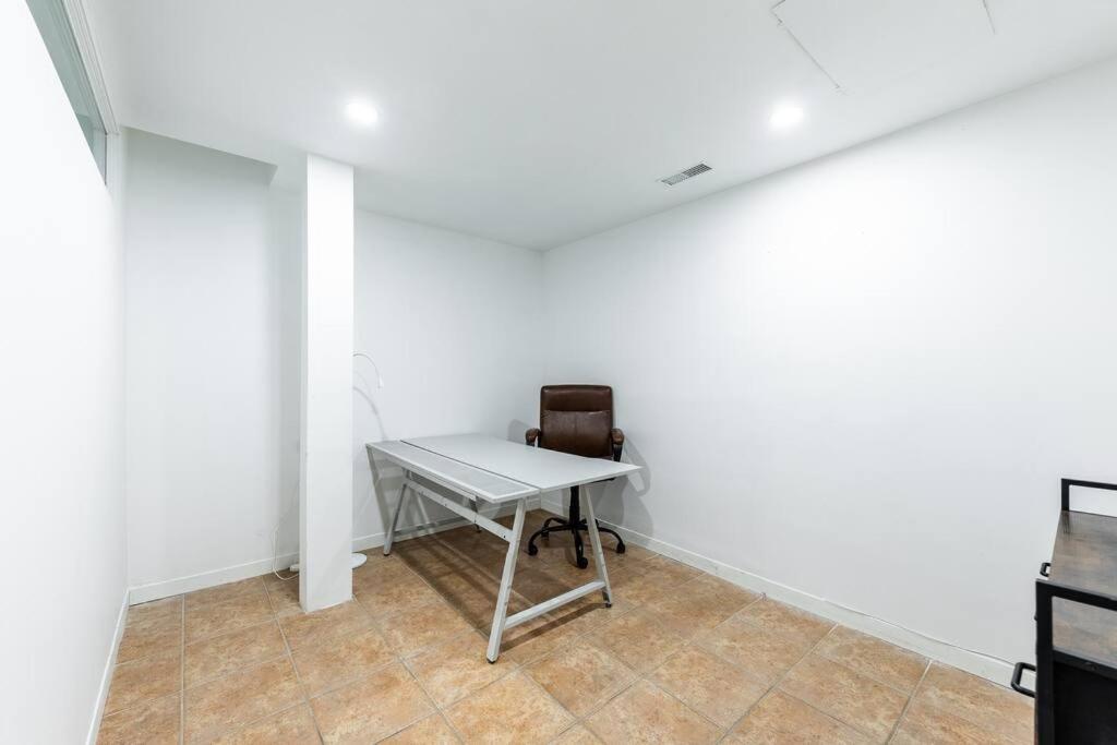 Spacious 4Br House Close To Dt Apartment Brossard Exterior photo